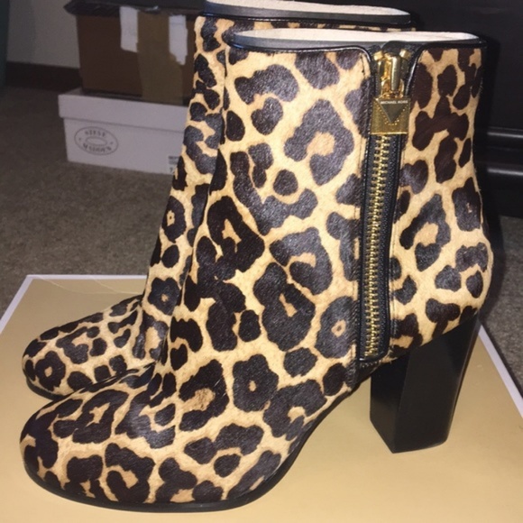 Michael Kors Margaret booties sz 8 Leopard NIB - Picture 8 of 8